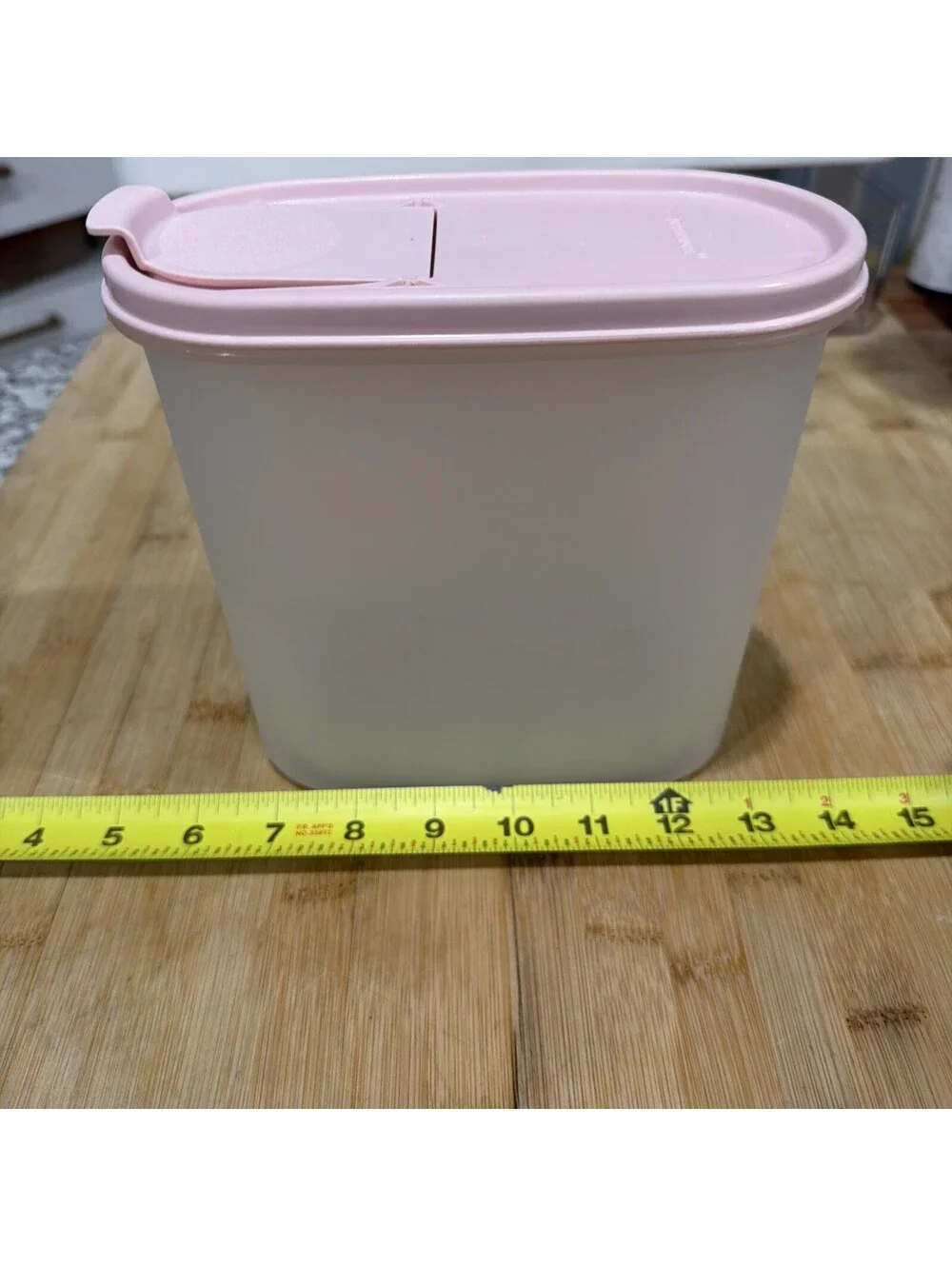 Vintage Tupperware Large Cereal Keeper With Flip Lid Pink 7 1/4 Cup 1.7 L #1513*